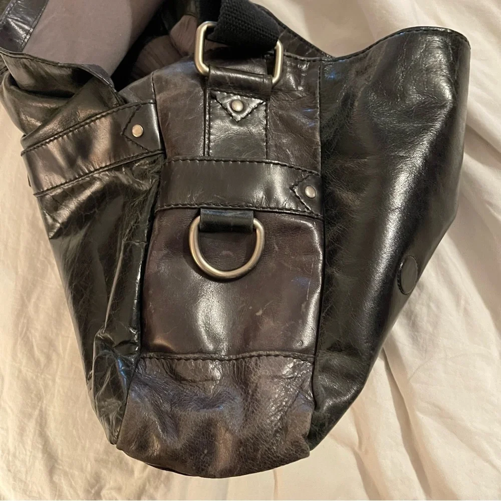 Vintage Fossil Black Leather Messenger Bag Magnetic Flap Commuter